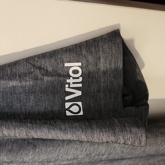 New Travis Mathew Medium Charcoal Gray Golf Polo Great Gift - Picture 6 of 7